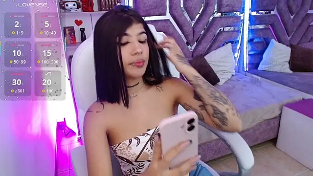 AliceWalker 11 online show from December 2025 08:16:02 PM