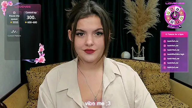 Snapshot of showmeparadise chatting on December 2024 05:37:01 AM showmeparadise online show from December 2024 05:37:01 AM