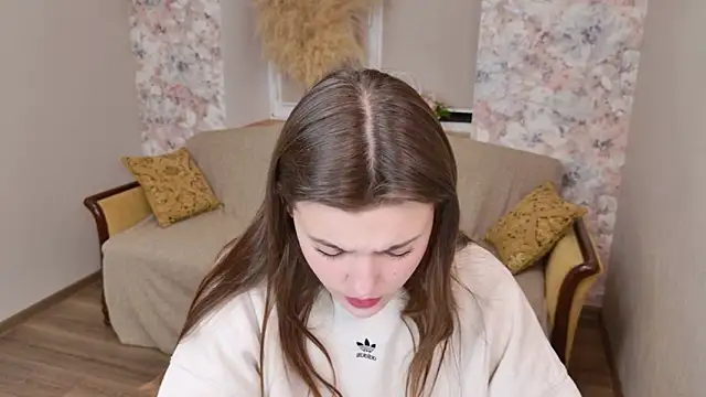 Snapshot of showmeparadise chatting on November 2025 05:50:01 AM showmeparadise online show from November 2025 05:50:01 AM