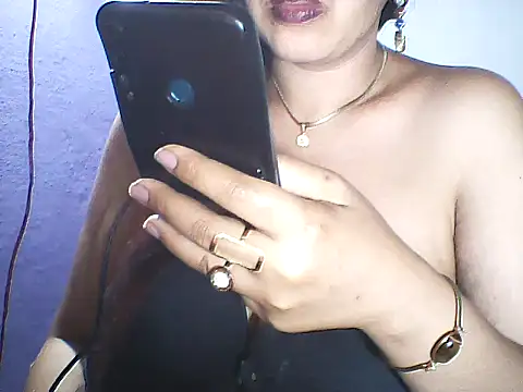 Snapshot of layanah12 chatting on May 2026 10:26:01 PM layanah12 online show from May 2026 10:26:01 PM
