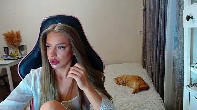 Snapshot of lonely_dreamm chatting on January 2025 01:31:02 PM lonely dreamm online show from January 2025 01:31:02 PM