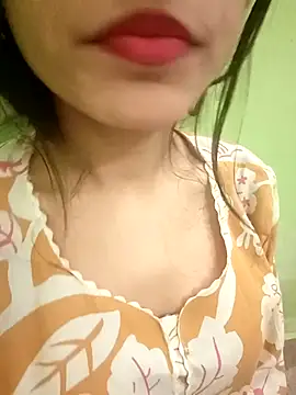 Snapshot of EACH_555 chatting on November 2025 05:00:02 PM EACH 555 online show from November 2025 05:00:02 PM