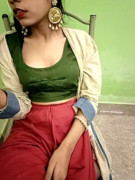 Snapshot of EACH_555 chatting on November 2025 05:56:01 PM EACH 555 online show from November 2025 05:56:01 PM