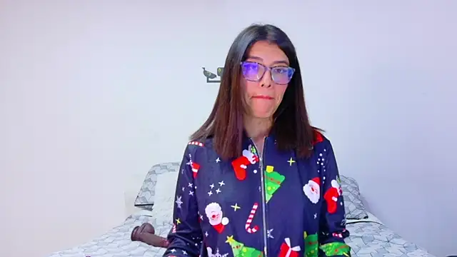  lucysmith online show from December 2025 04:07:01 AM