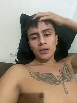 Snapshot of The__Rodriguez chatting on January 2025 01:37:01 AM The  Rodriguez online show from January 2025 01:37:01 AM