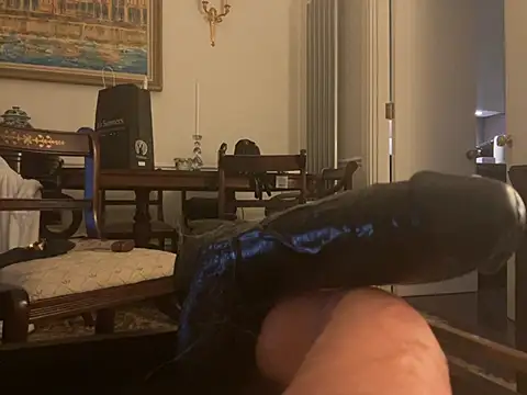 Snapshot of francaFerrariRoma chatting on February 2025 10:29:02 AM francaFerrariRoma online show from February 2025 10:29:02 AM