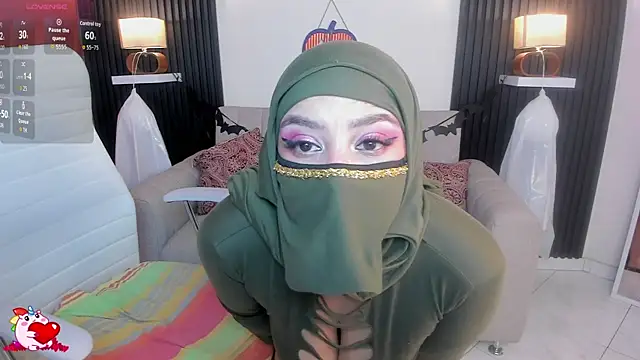 Snapshot of cloe_sirena chatting on October 2025 03:52:01 PM cloe sirena online show from October 2025 03:52:01 PM