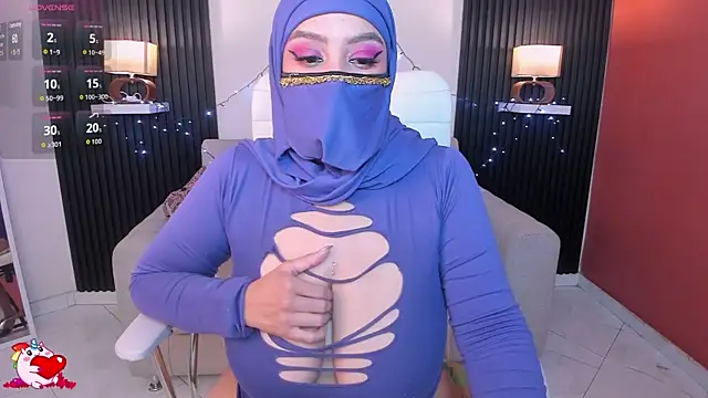 Snapshot of cloe_sirena chatting on November 2025 03:11:02 PM cloe sirena online show from November 2025 03:11:02 PM