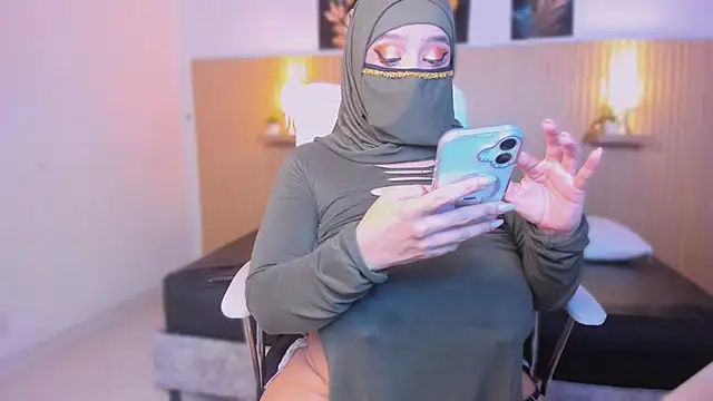 Snapshot of cloe_sirena chatting on February 2026 03:38:01 PM cloe sirena online show from February 2026 03:38:01 PM