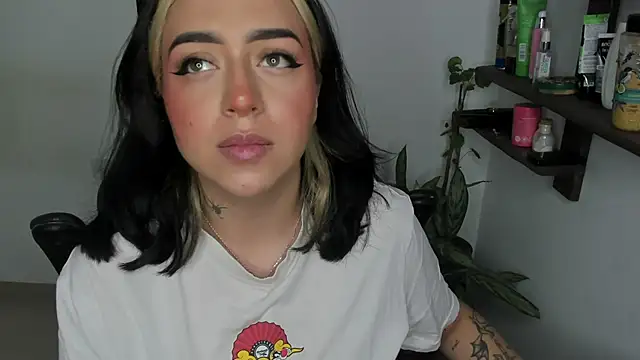 AnnikaMerliahh  online show from December 2025 01:29:01 PM