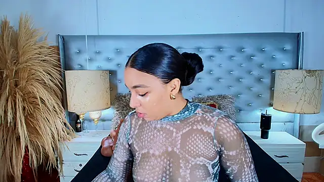 EileenBenzon online show from February 2025 02:48:01 PM