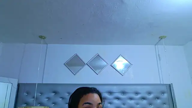 Snapshot of EileenBenzon chatting on May 2026 03:20:02 PM EileenBenzon online show from May 2026 03:20:02 PM