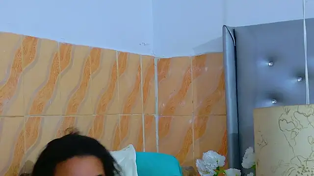 Snapshot of EileenBenzon chatting on May 2026 04:10:01 AM EileenBenzon online show from May 2026 04:10:01 AM