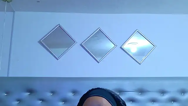 Snapshot of EileenBenzon chatting on May 2026 02:45:01 PM EileenBenzon online show from May 2026 02:45:01 PM