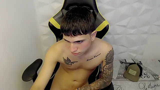 Brayan lopezz online show from January 2025 03:52:01 PM