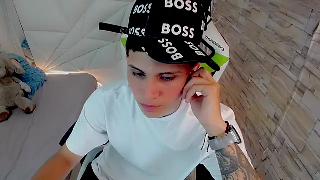 Brayan lopezz online show from March 2025 06:53:01 PM