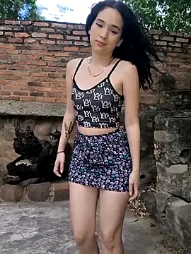 Snapshot of sweet_outdoor_charm chatting on October 2025 07:33:01 PM sweet outdoor charm online show from October 2025 07:33:01 PM