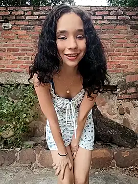 Snapshot of sweet_outdoor_charm chatting on February 2026 07:45:02 PM sweet outdoor charm online show from February 2026 07:45:02 PM