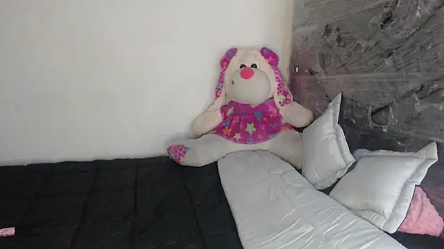 skinny sweet2411 online show from December 2025 04:29:02 AM