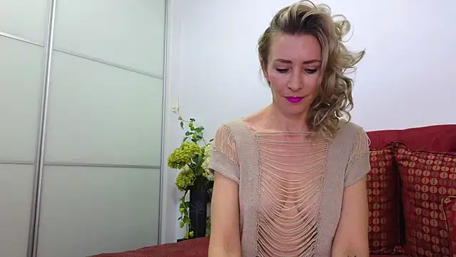  Maddalena  online show from April 2026 08:58:01 PM