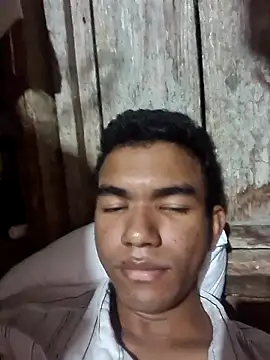 Reynold2608 online show from December 2025 02:30:02 AM