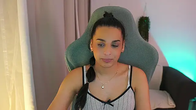 Snapshot of mila__denver chatting on January 2025 06:56:01 PM mila denver online show from January 2025 06:56:01 PM
