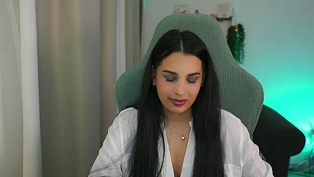 Snapshot of mila__denver chatting on March 2025 02:10:02 PM mila denver online show from March 2025 02:10:02 PM
