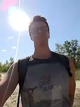 Snapshot of Rosieflo chatting on September 2025 11:33:02 AM Rosieflo online show from September 2025 11:33:02 AM