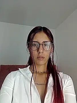 Snapshot of Pearl_amethyst chatting on November 2025 03:06:01 AM Pearl amethyst online show from November 2025 03:06:01 AM