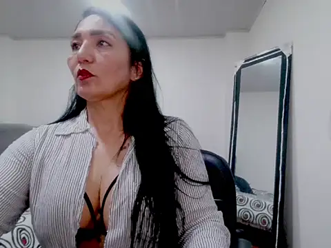 Hanna-33 online show from September 2025 08:09:01 PM