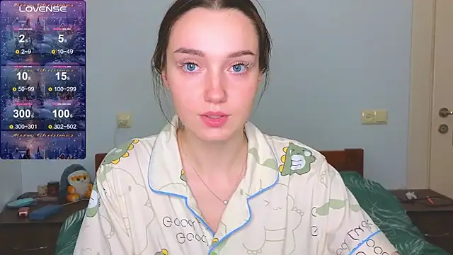 Snapshot of Wild_Sophie_ chatting on January 2025 05:52:02 PM Wild Sophie online show from January 2025 05:52:02 PM