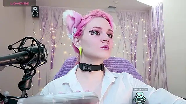 One Moment  online show from December 2024 03:37:02 AM