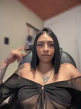 Hilary pinkk online show from December 2025 02:49:01 AM