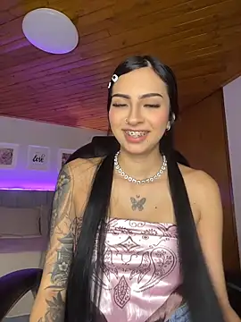 Snapshot of Hilary_pinkk chatting on June 2026 01:30:01 AM Hilary pinkk online show from June 2026 01:30:01 AM