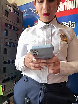 Alysson-- online show from December 2025 01:42:01 PM