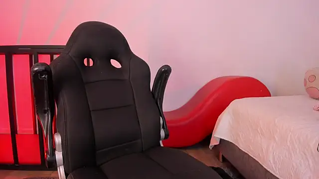 AmberiniHoffman online show from February 2026 11:51:01 AM