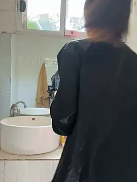 desiregirl69 online show from December 2024 05:04:02 AM