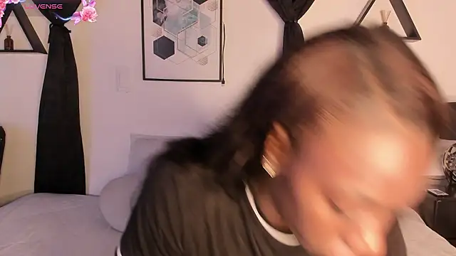 Khenta Michells online show from February 2026 10:23:01 AM