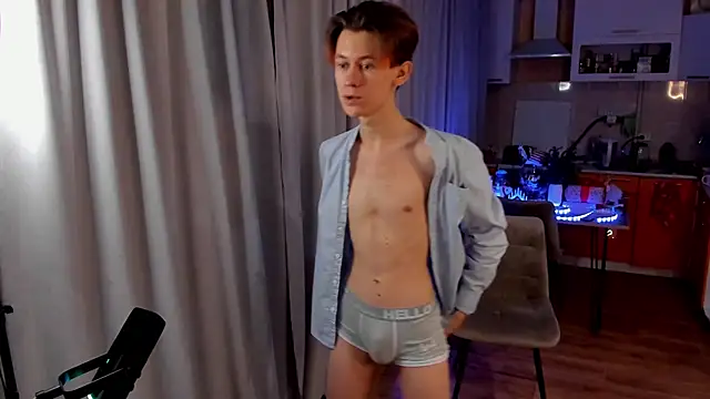 Snapshot of AndrewwCarter2 chatting on February 2025 07:15:02 PM AndrewwCarter2 online show from February 2025 07:15:02 PM