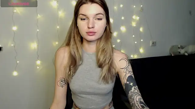 lounahyan online show from December 2025 02:04:02 PM