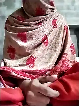 Snapshot of Cute-Ridhima chatting on January 2025 04:43:01 AM Cute-Ridhima online show from January 2025 04:43:01 AM