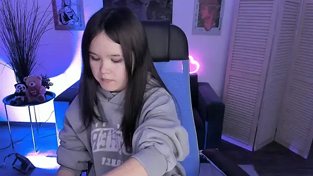 Elainebeness online show from November 2025 11:29:01 PM