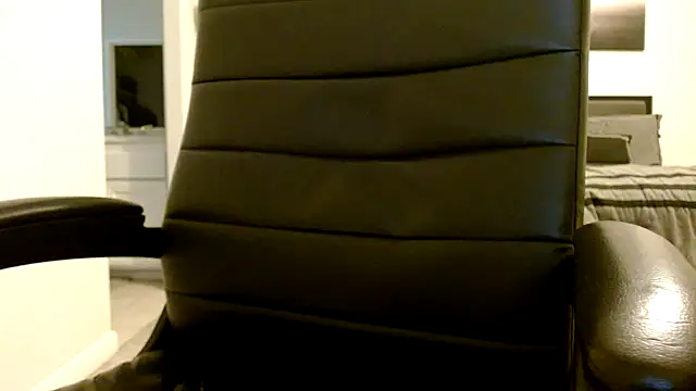 GirthBullger4You online show from September 2025 05:53:02 AM