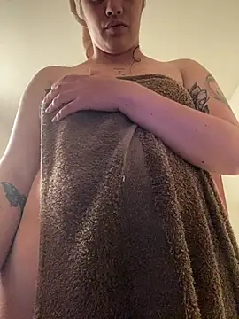 Miss oliviaa online show from February 2026 06:48:01 PM