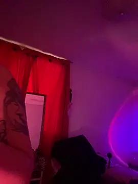 Miss oliviaa online show from April 2026 09:39:33 PM