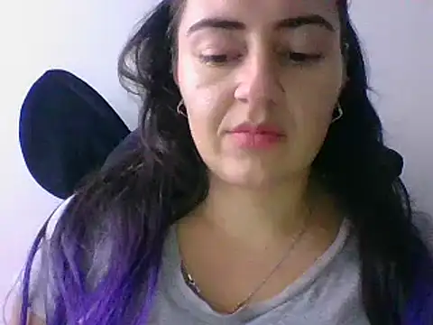  karlie kloss  online show from January 2025 08:11:01 PM