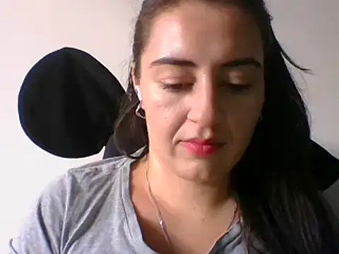  karlie kloss  online show from January 2025 08:54:01 PM