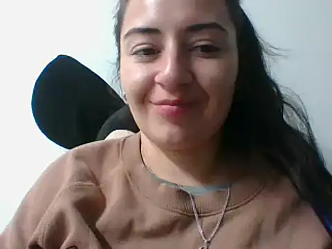  karlie kloss  online show from February 2025 01:09:01 AM