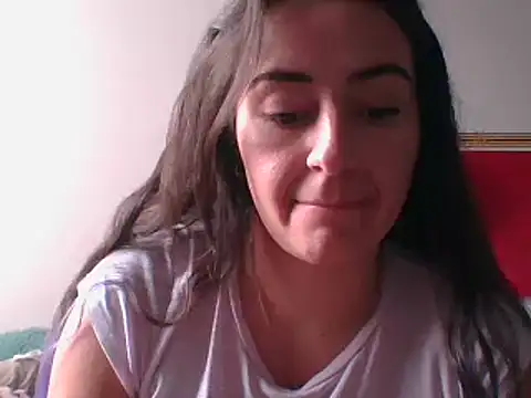  karlie kloss  online show from February 2025 08:33:01 PM