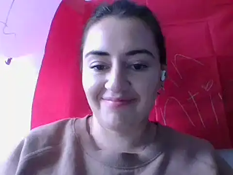  karlie kloss  online show from February 2025 08:25:01 PM